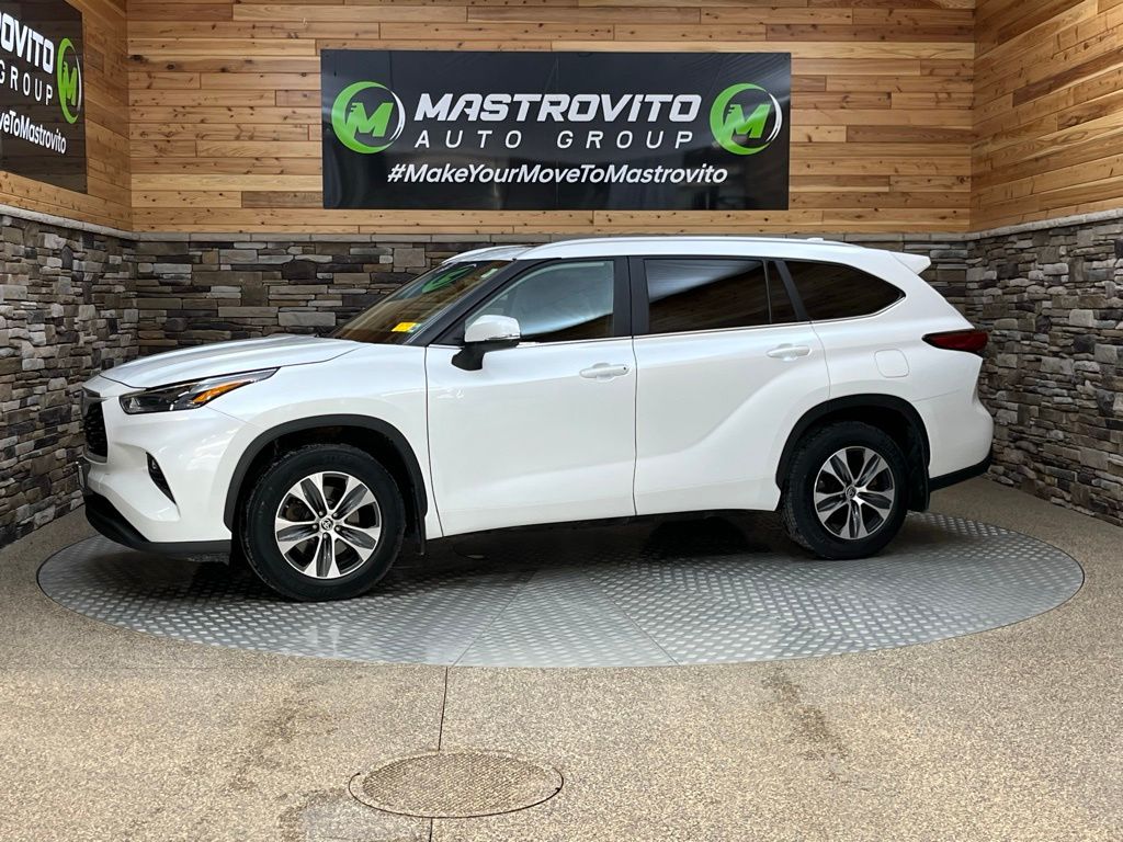 2023 Toyota Highlander XLE - Photo 6