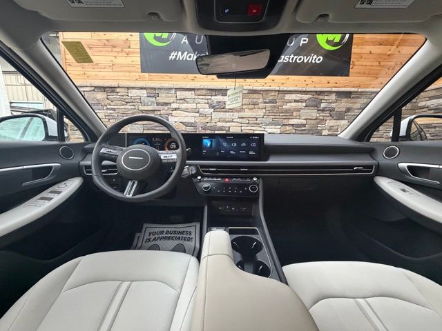 2026 Hyundai Sonata SEL - Photo 18