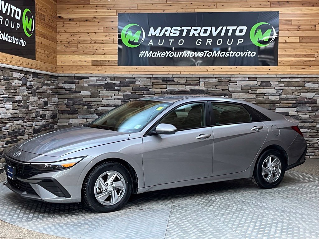 2024 Hyundai Elantra SE - Photo 11