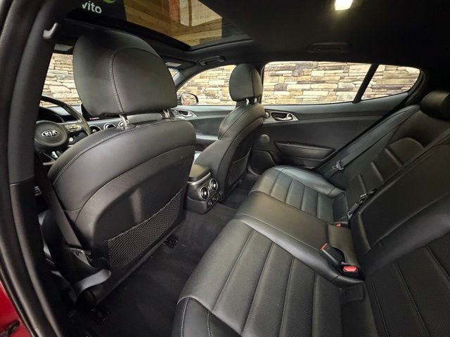 2018 Kia Stinger GT2 - Photo 30