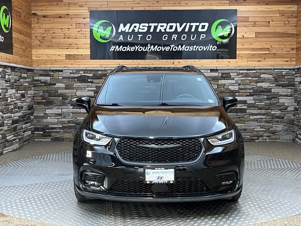 Used 2022 Chrysler Pacifica Touring L Van Passenger Van