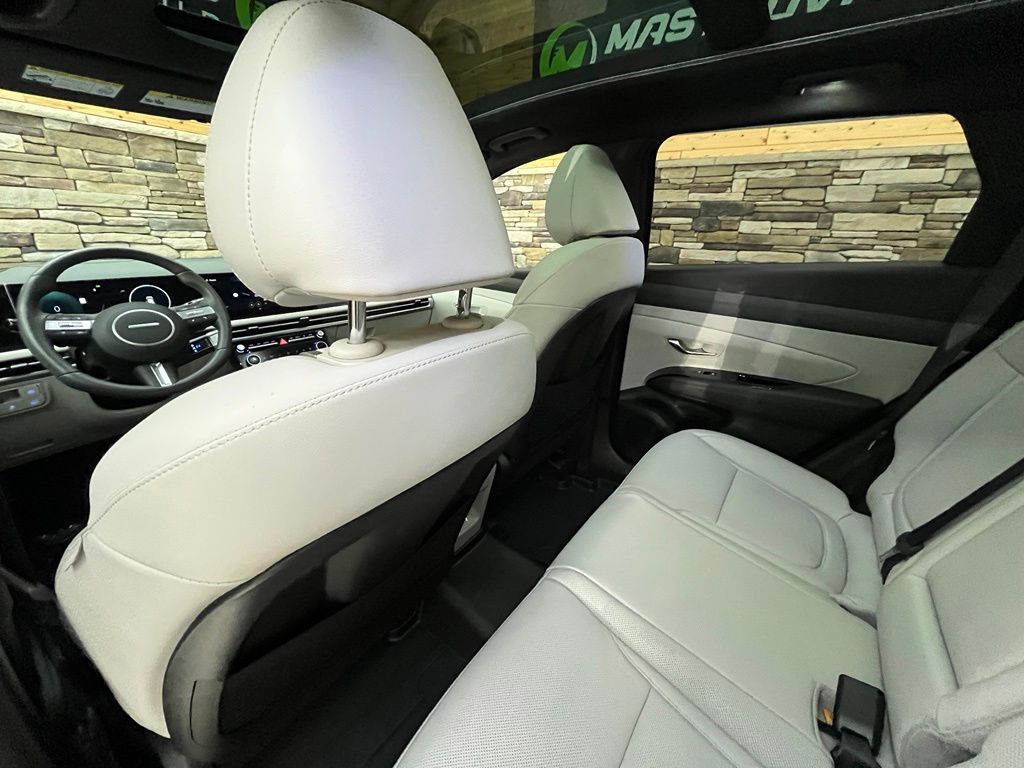 2025 Hyundai Tucson Limited - Photo 45