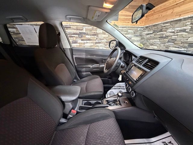2019 Mitsubishi Outlander Sport ES - Photo 14