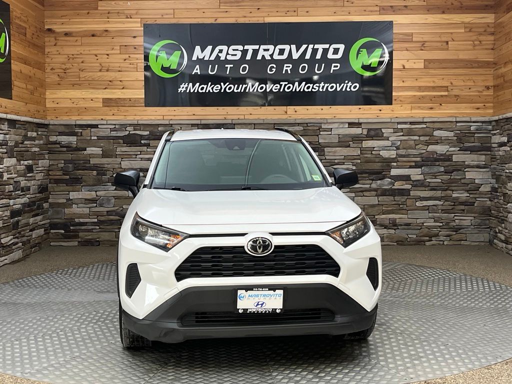 2019 Toyota RAV4 LE - Photo 7
