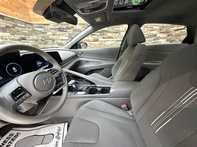 2024 Hyundai Elantra SEL - Photo 11