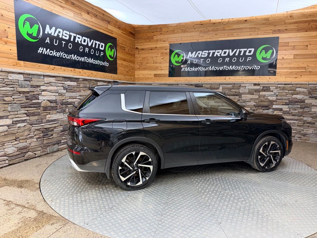 2023 Mitsubishi Outlander SE - Photo 6