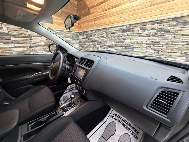 2019 Mitsubishi Outlander Sport ES - Photo 13
