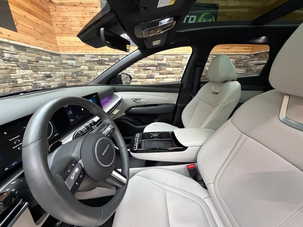 2025 Hyundai Tucson Limited - Photo 11