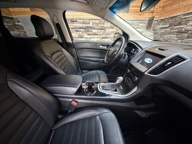 2017 Ford Edge SEL - Photo 16