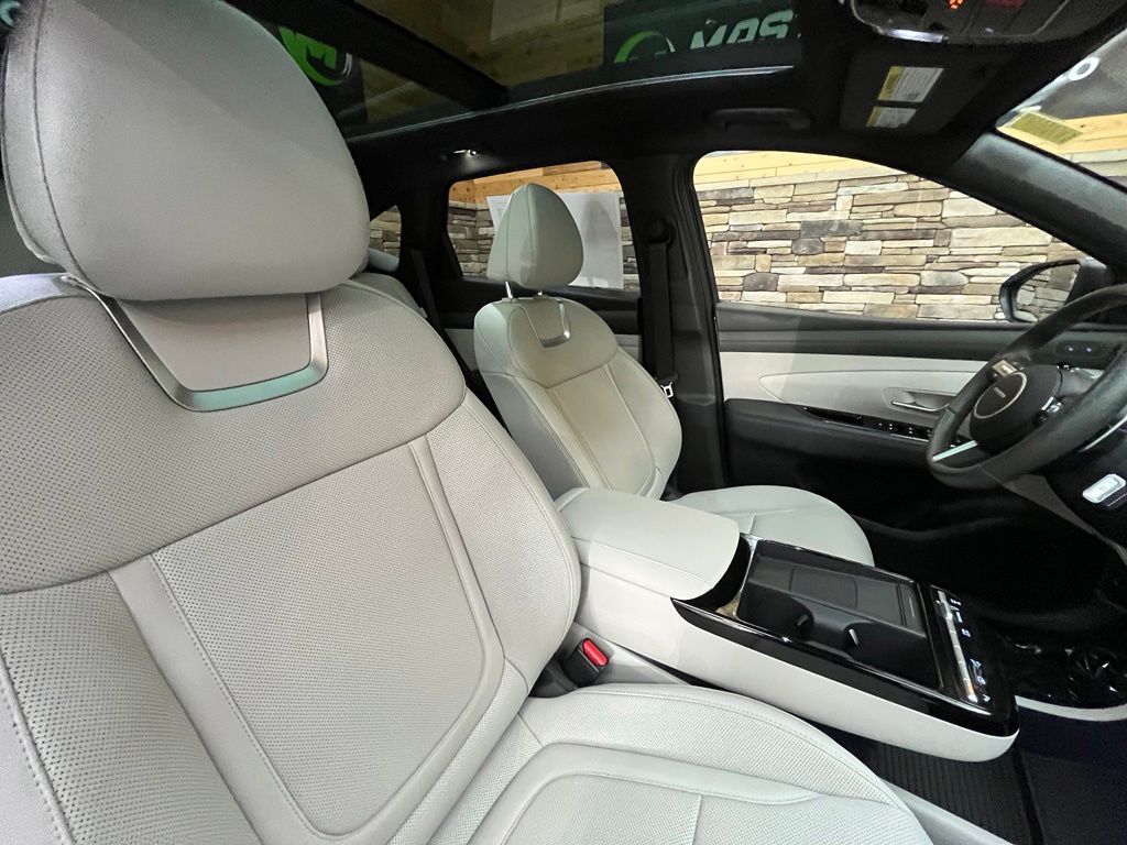 2025 Hyundai Tucson Limited - Photo 28