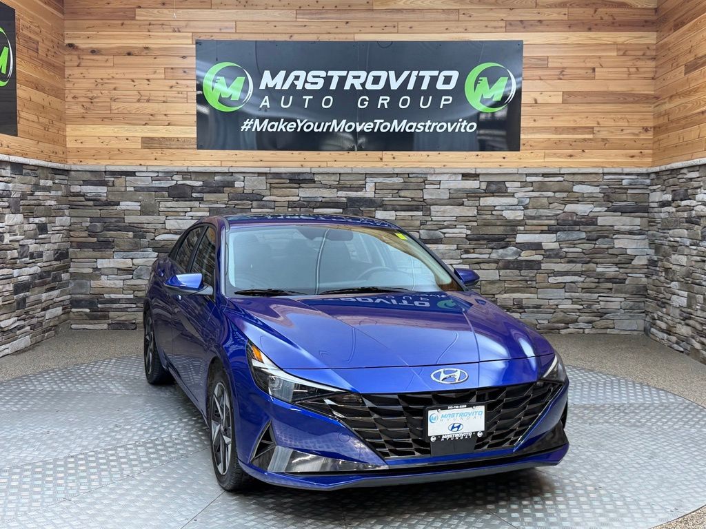 2023 Hyundai Elantra Limited - Photo 4