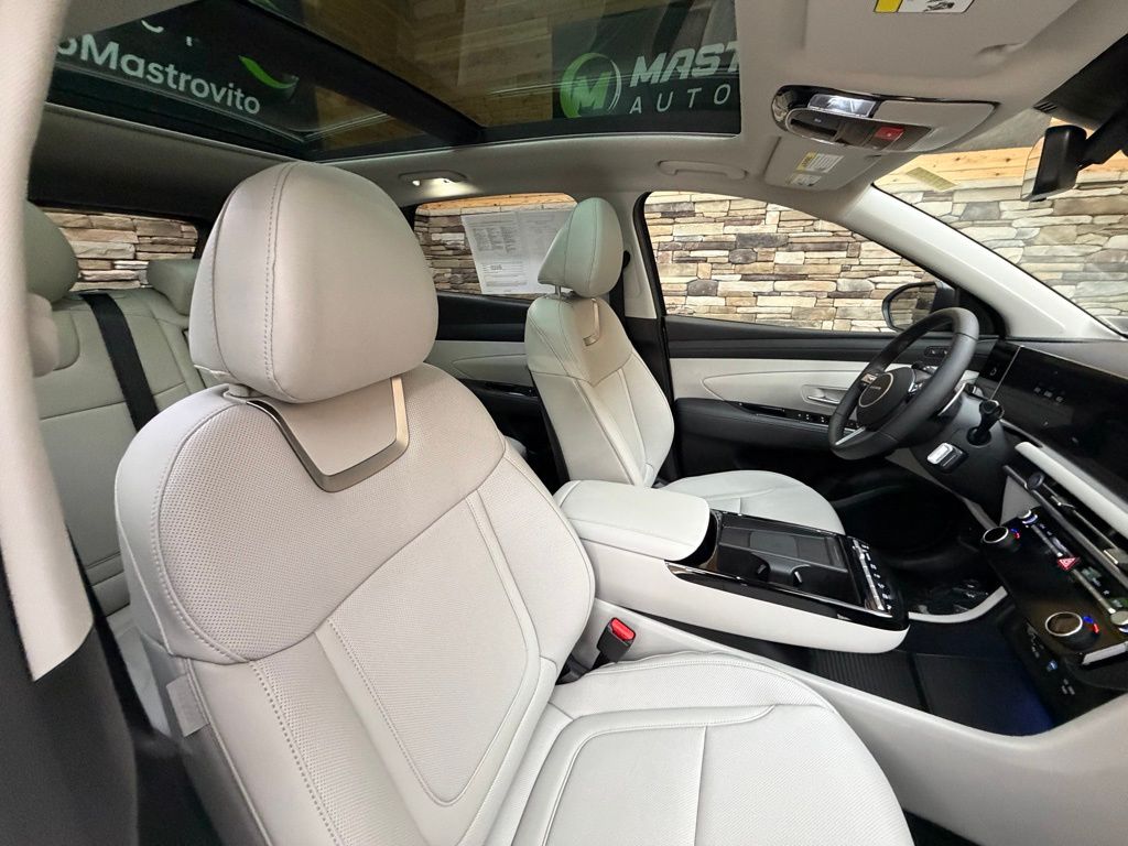2025 Hyundai Tucson Limited - Photo 15