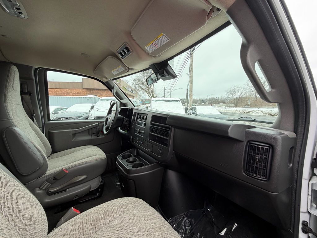 2025 Chevrolet Express Passenger LT - Photo 12