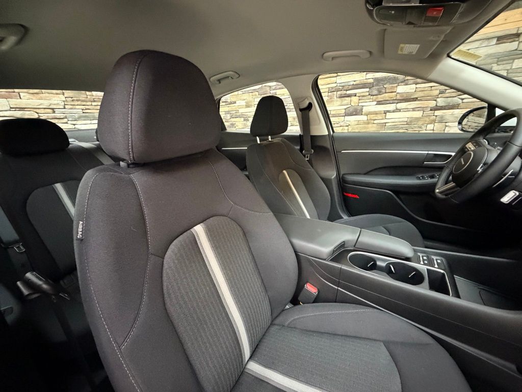 2025 Hyundai Sonata Hybrid SEL - Photo 15