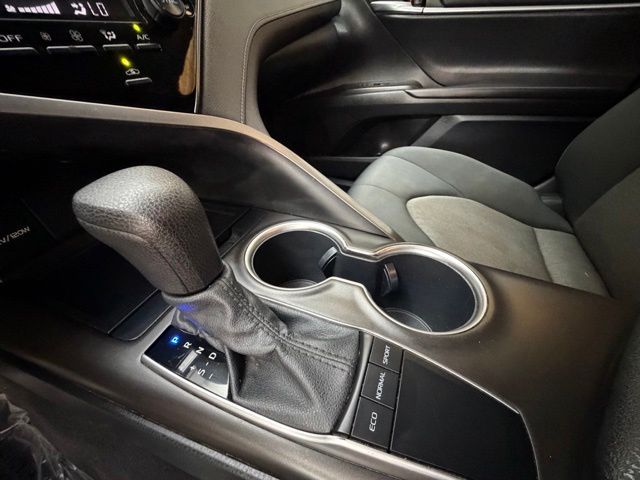 2022 Toyota Camry LE - Photo 21
