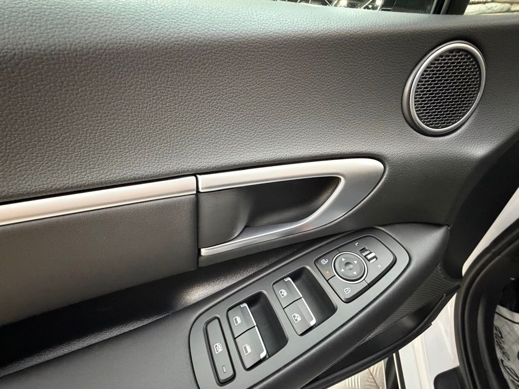 2025 Hyundai Sonata Hybrid SEL - Photo 24