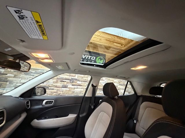 2023 Hyundai Venue SEL - Photo 27