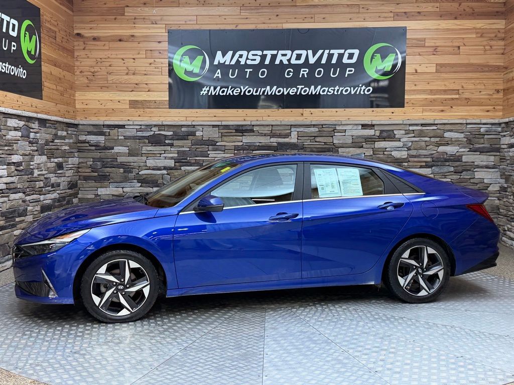2023 Hyundai Elantra Limited - Photo 18