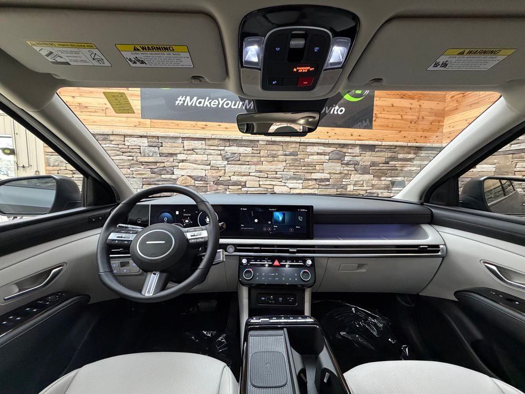2025 Hyundai Tucson Limited - Photo 16