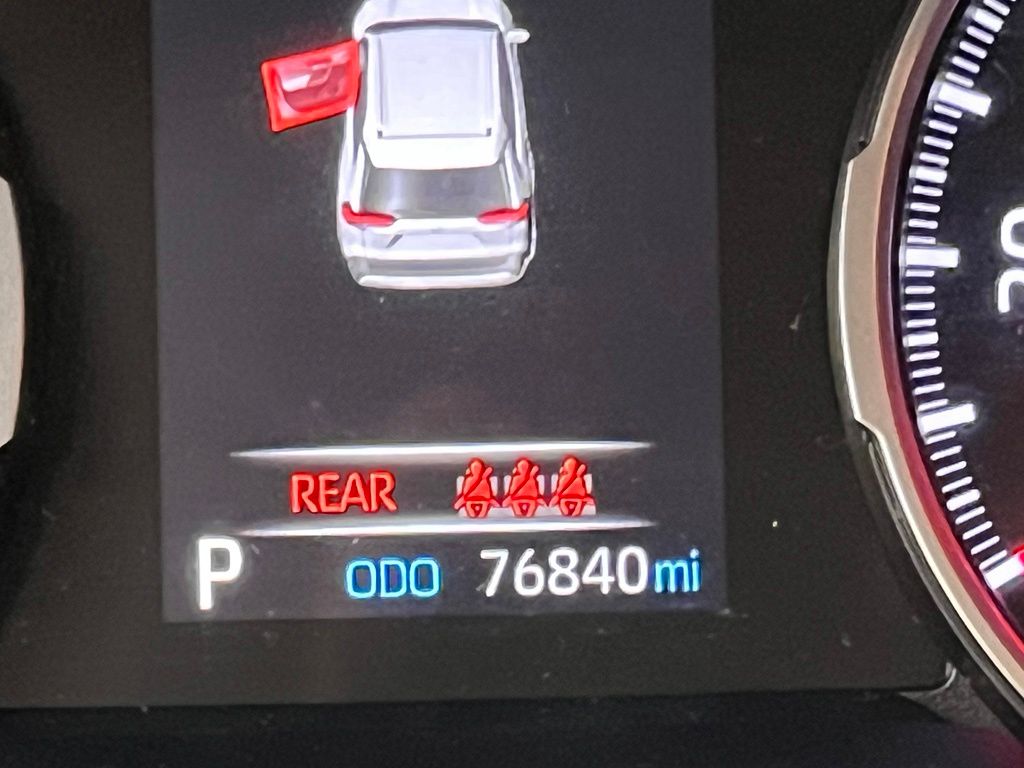 2019 Toyota RAV4 LE - Photo 36