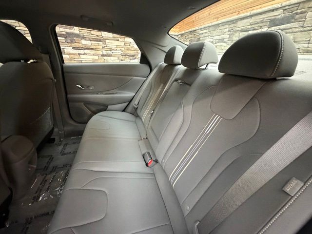 2024 Hyundai Elantra SEL - Photo 30