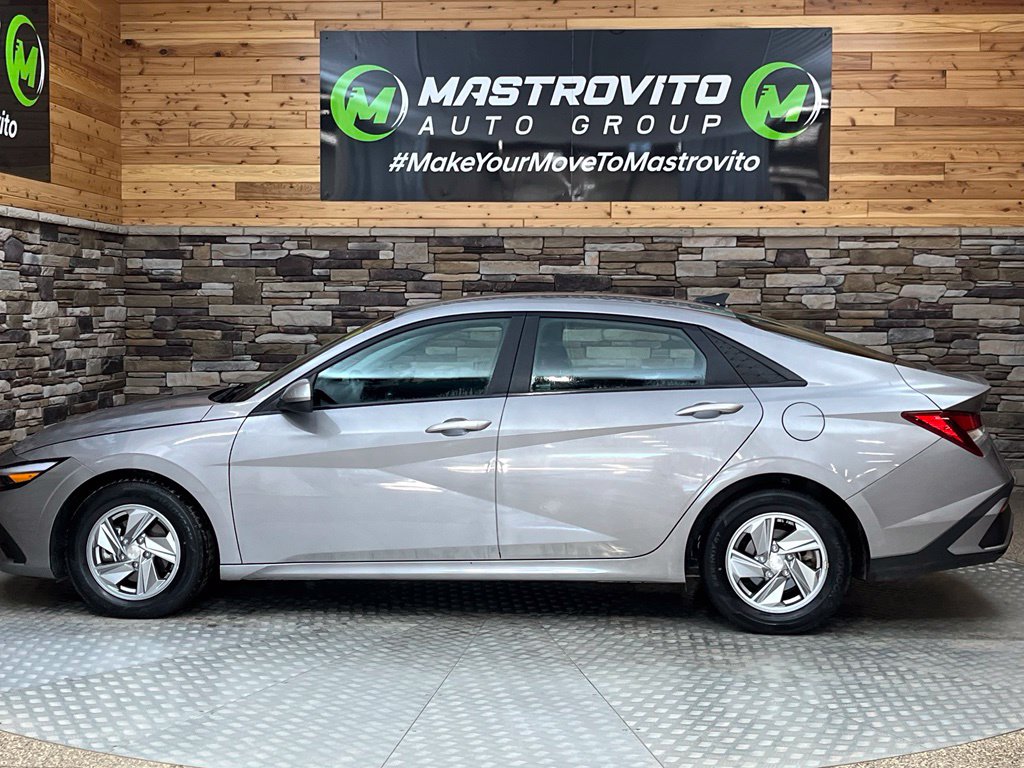 2024 Hyundai Elantra SE - Photo 14