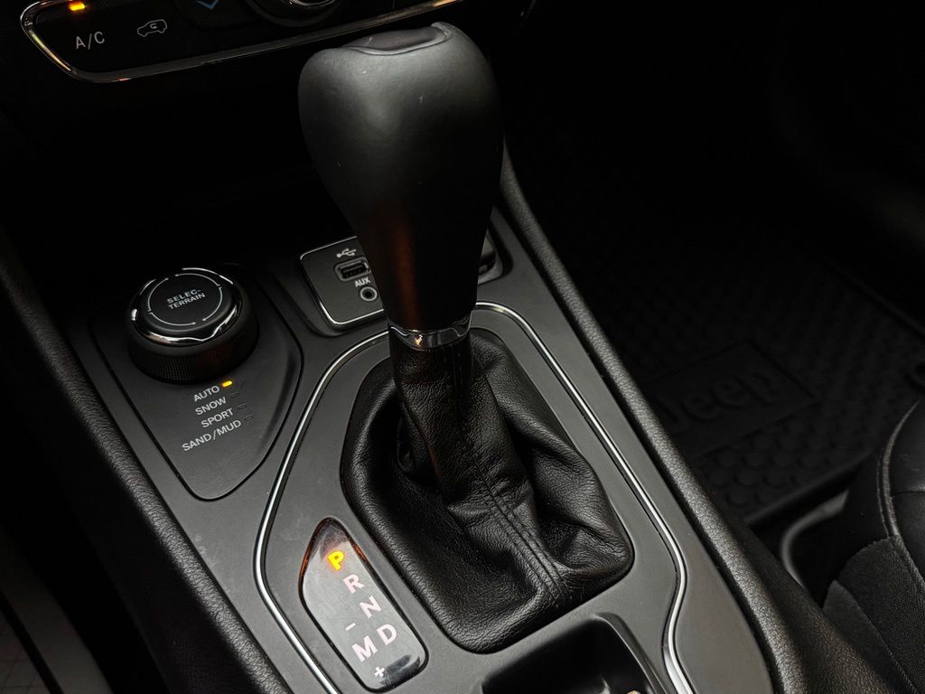 2019 Jeep Cherokee Latitude Plus - Photo 27