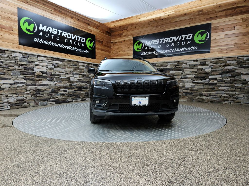 2023 Jeep Cherokee Altitude Lux photo 2