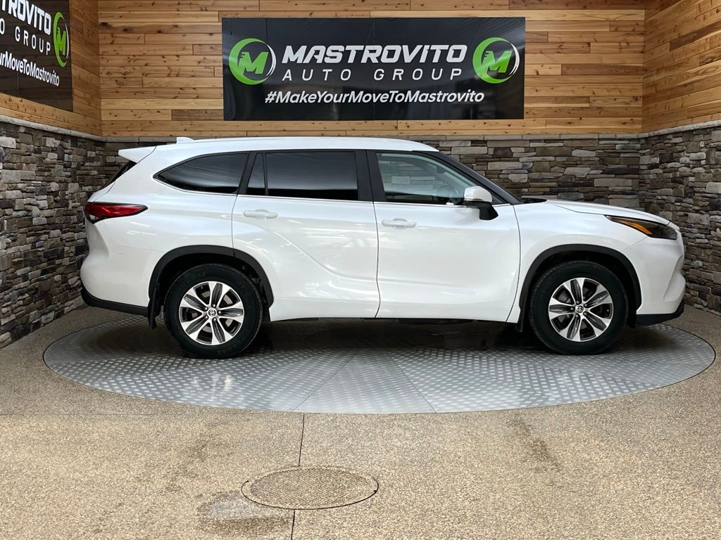 2023 Toyota Highlander XLE - Photo 15
