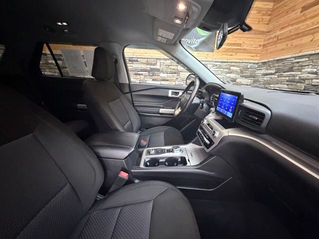 2022 Ford Explorer XLT - Photo 17