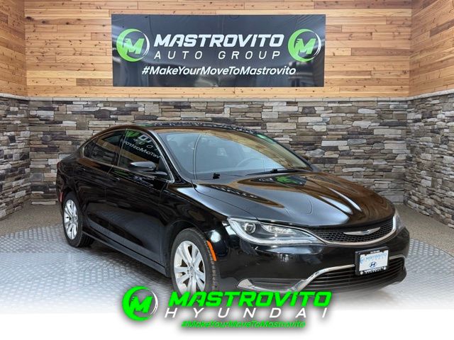 2016 Chrysler 200 Limited's photo