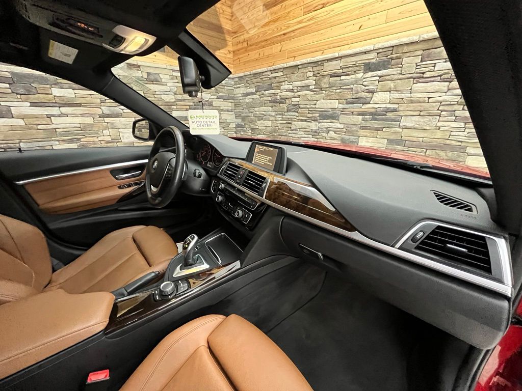 2016 BMW 3 Series 328i - Photo 28