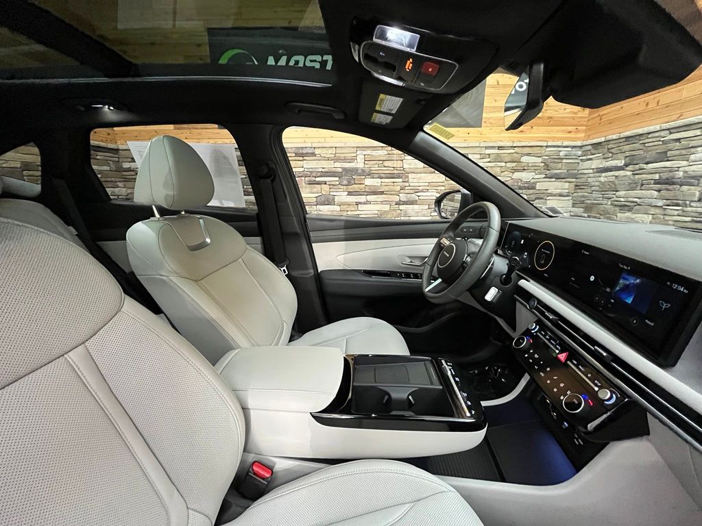 2025 Hyundai Tucson Limited - Photo 29