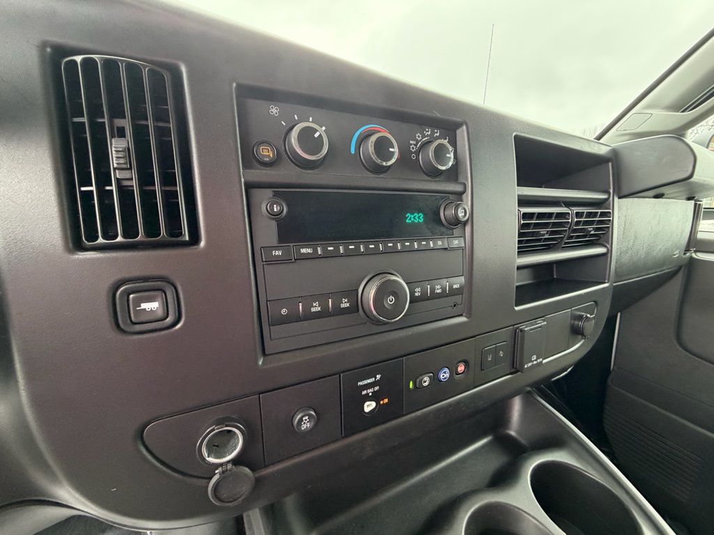 2025 Chevrolet Express Passenger LT - Photo 17