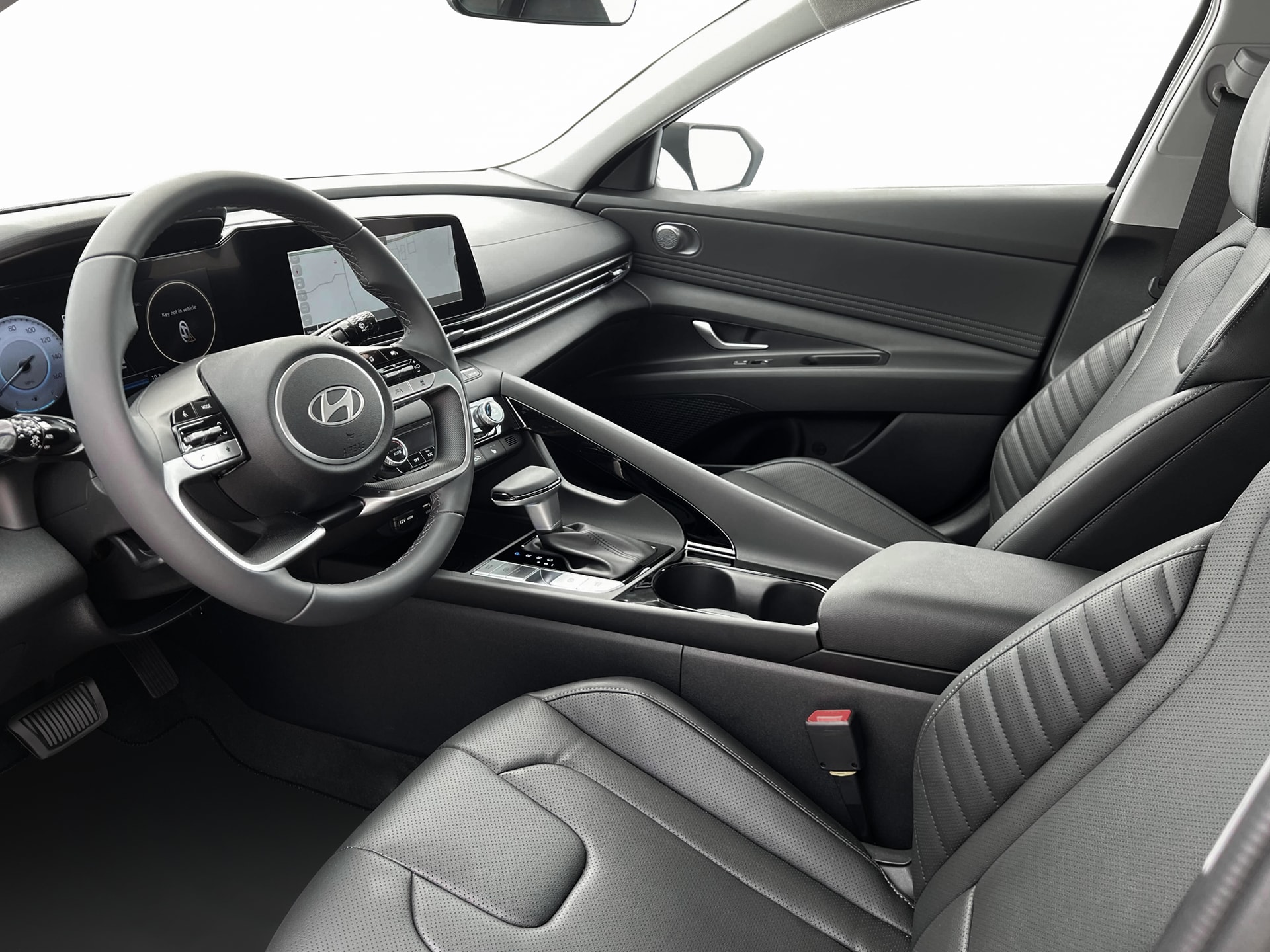 2025 Hyundai Elantra Limited - Photo 14