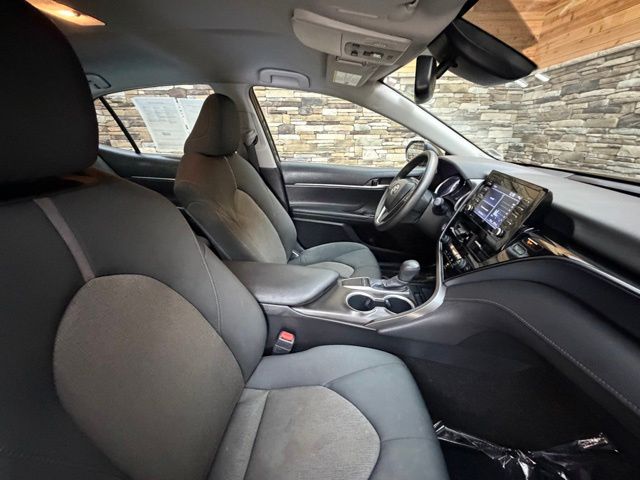 2022 Toyota Camry LE - Photo 16