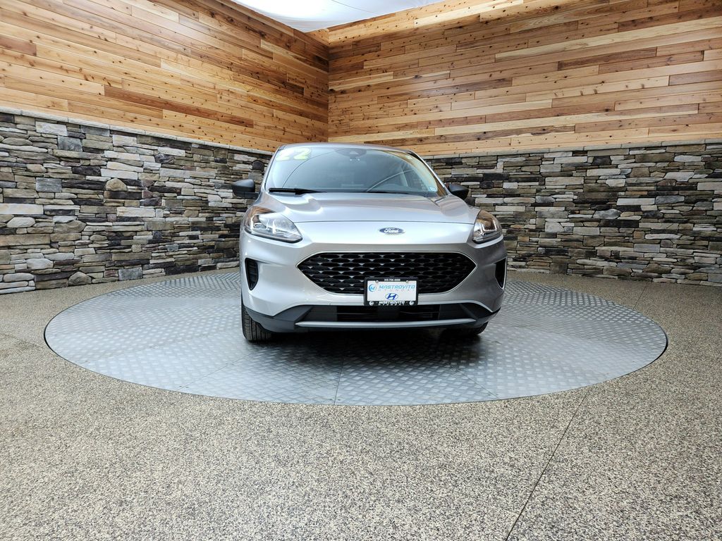 2022 Ford Escape SE photo 2