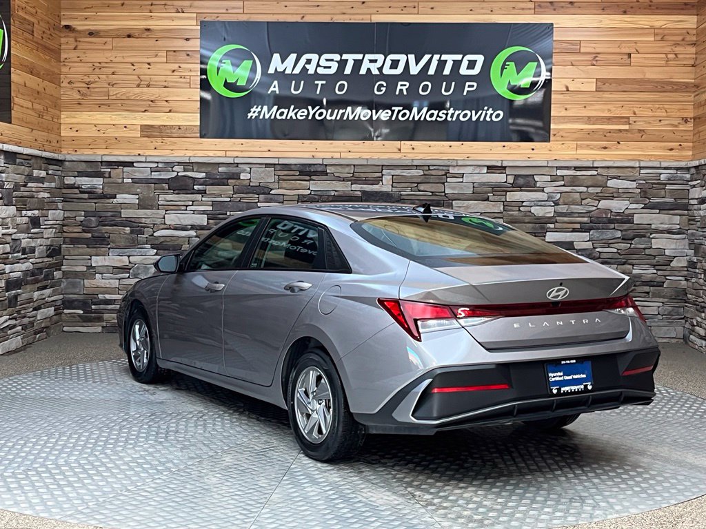 2024 Hyundai Elantra SE - Photo 17