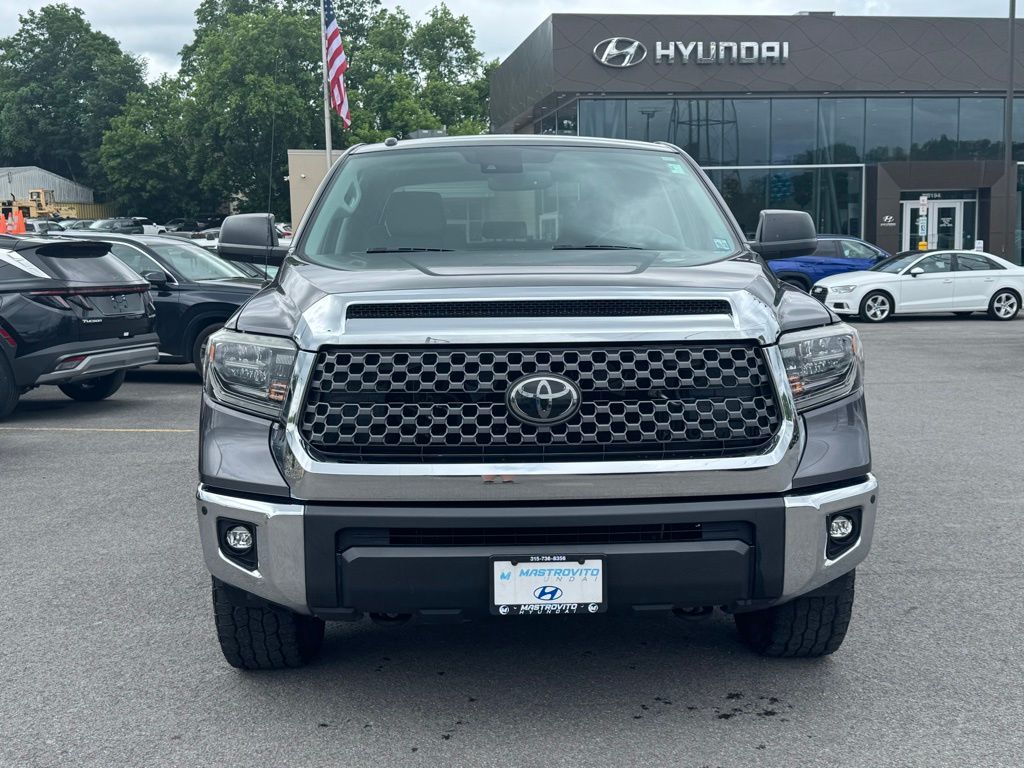 2018 Toyota Tundra SR5 photo 2