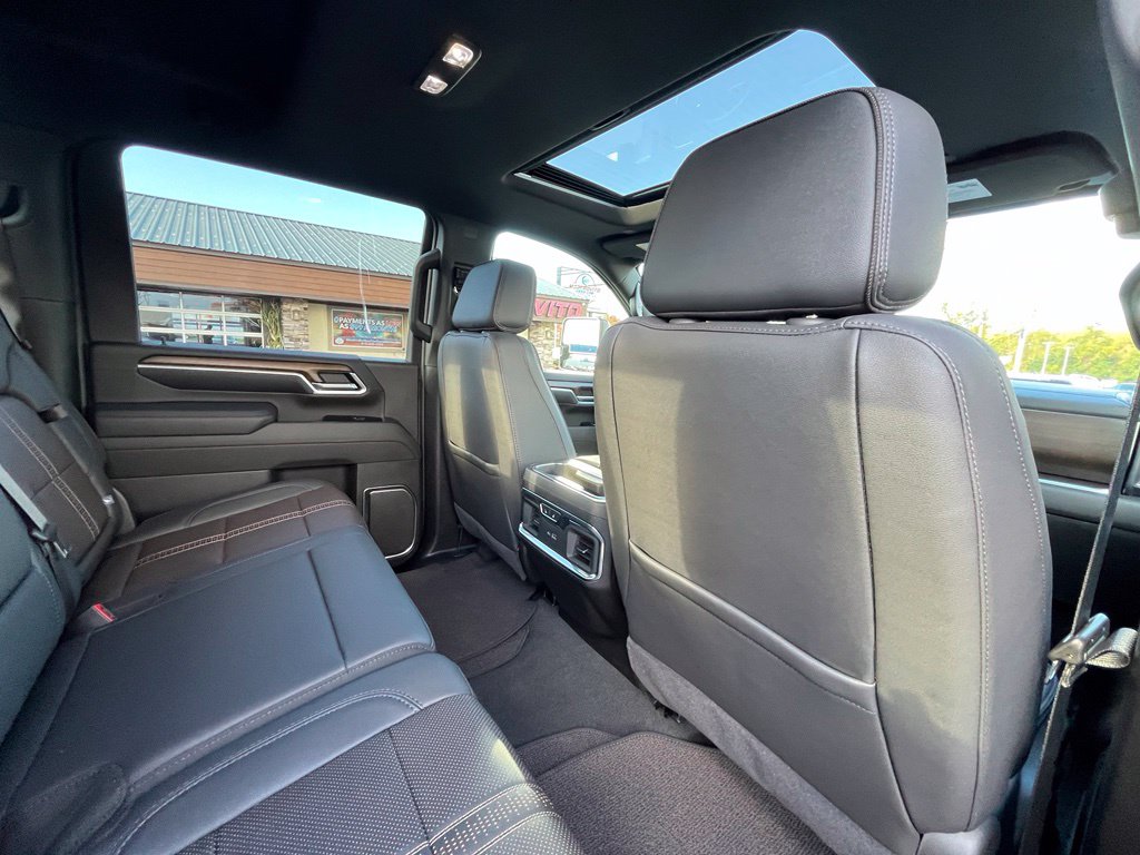 2025 Chevrolet Silverado 3500HD High Country - Photo 38