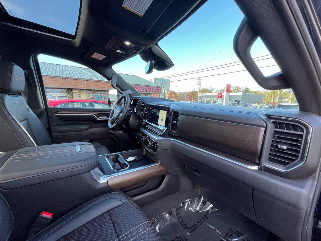 2025 Chevrolet Silverado 3500HD High Country - Photo 17