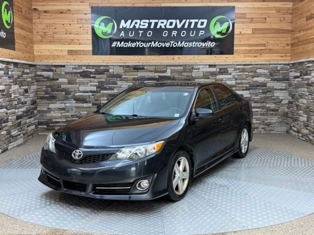 Used 2013 Toyota Camry SE Sedan