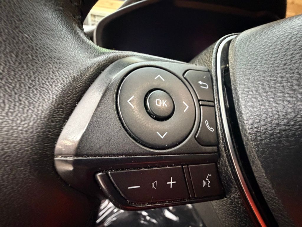 2022 Toyota RAV4 XLE - Photo 23