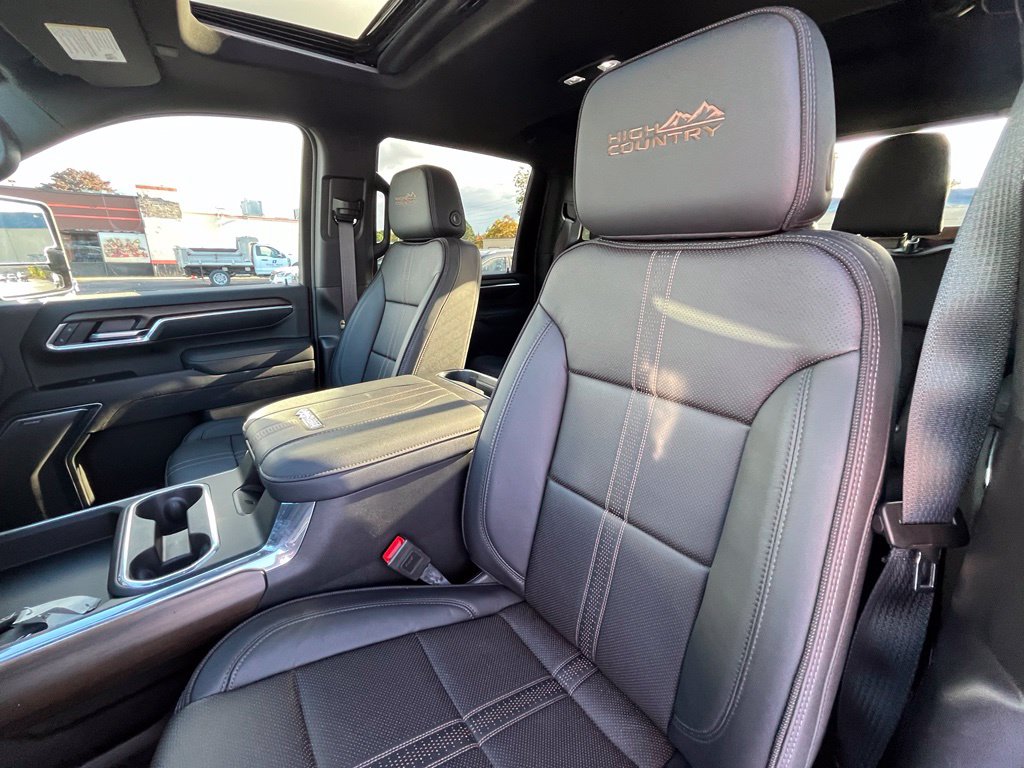 2025 Chevrolet Silverado 3500HD High Country - Photo 16