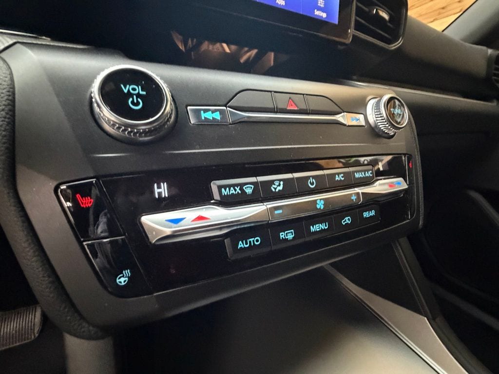 2020 Ford Explorer XLT - Photo 24
