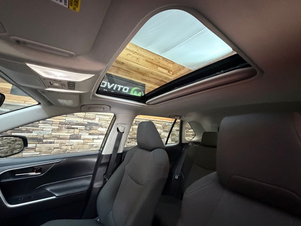 2022 Toyota RAV4 XLE - Photo 21