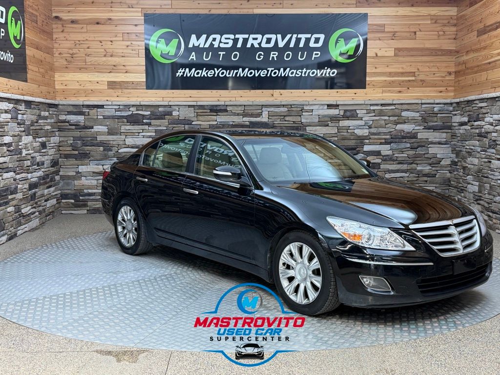 2011 Hyundai Genesis 3.8's photo