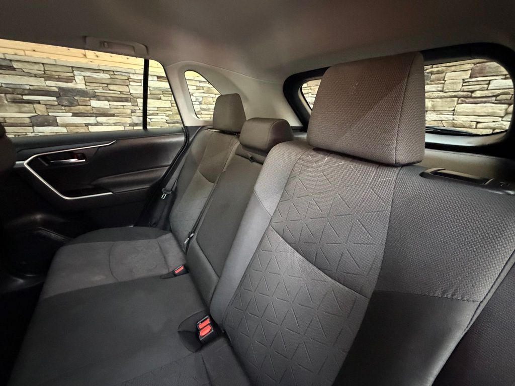 2022 Toyota RAV4 XLE - Photo 30
