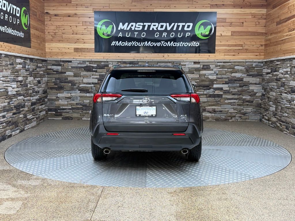 2022 Toyota RAV4 XLE - Photo 8