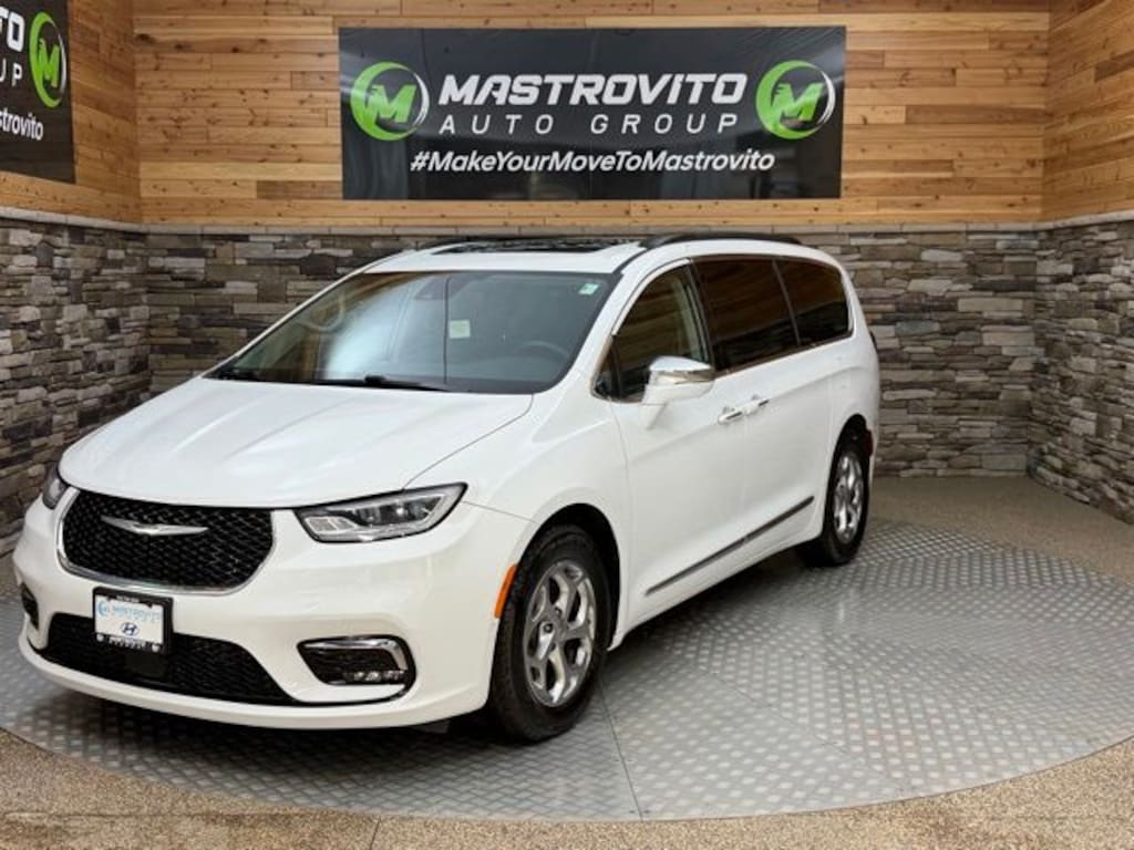 Used 2022 Chrysler Pacifica Limited Van Passenger Van